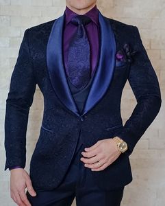 Yakışıklı Kabartma Groomsmen Şal Yaka Damat Smokin Erkek Takım Elbise Düğün / Balo / Akşam Yemeği Best Man Blazer (Ceket + Pantolon + Kravat + Yelek) 156