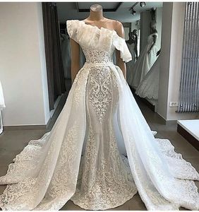 One Shoulder Overskirts Wedding Dresses 2019 3D Appliques Ruffles Lace Wedding Dress Plus Size Sweep Train Gorgeous Country Bridal Gowns