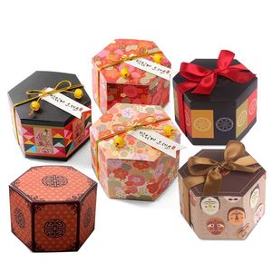 Hexagon Plum Blossom Cherry Flower Pattern Paper Candy Box Bomboniera e regalo Decorazione per feste Motivo personalizzabile 7.5x7.5x5.5cm