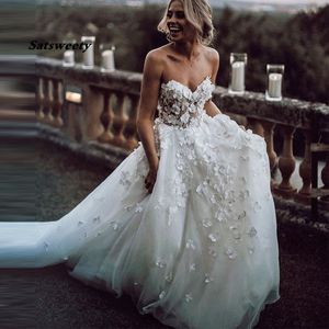 Boho bröllopsklänning appliqued med 3d blommor tiered tulle kjol A-line strand brudklänningar vit vestido de noiva