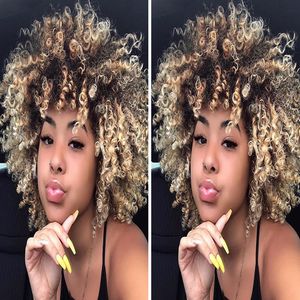 Blonde Afro Kinky Kręcone Peruki Kolorowe Ombre Koronki Przednia Zamknięcie Peruka 4x4 Krótkie ludzkie włosy peruki z włosami Baby Cut 1B427