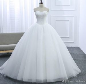 Proste koronkowe suknie balowe Tiul Suknie ślubne Białe koronki romantyczne suknie ślubne Train Train Szybka wysyłka HY4174