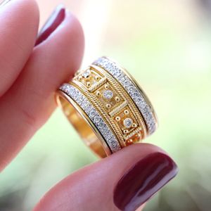 Grandi anelli dorati per uomo donna gioielleria raffinata zircone cubico micro pavimentato fedi nuziali con strass regalo