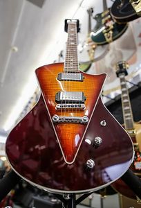 NOVITÀ Custom Shop Ernie Ball Music Man Armada Divided Sunburst 2014 Chitarra elettrica V con top in acero fiammato, pickup humbucking HH