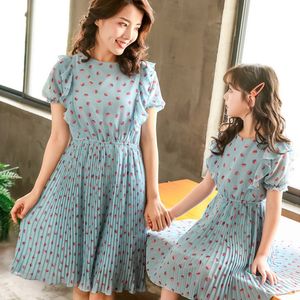 Matching Mother Daughter Dresses Summer Mommy Girls Polka Dot Chiffon Dress Mommy and Me Family Look Clothes Family Dress SD12