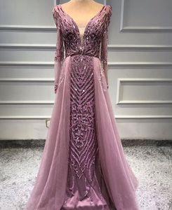 Purpurowy Aplikacje Linia Prom Dresses Sheer Jewel Neck Długie Rękawy Suknie wieczorowe Sweep Pociąg Formalna Party Dress