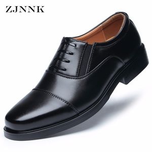 ZJNNK męska sukienka buty Square Toe Gentlemen Skórzane buty Trendy Business Style Slip On Moda Mężczyźni Buty