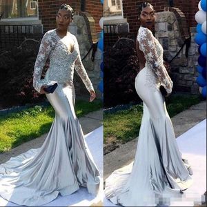 Backless Sier Sexy Prom Dresses Lace Applique Long Illusion Sleeves Pärlade paljetter Sop Train Satin African Evening Gown Graduation Party