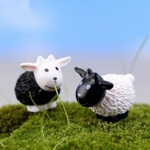 Mini 8шт Black And White Goat Fairy Garden Moss Micro Пейзаж украшения Смола ремесла украшения Stakes Craft Для дома