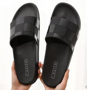 Hot Sale-2019 391 15 Hot Inomhus Trendig Svart Lätt Män Skor Solid Färg Top Kvalitet Män Stor Storlek Gratis Frakt Classic Slipper