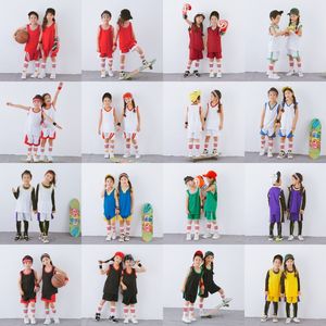 Set di abbigliamento sportivo per bambini Calcio Pallacanestro Calcio Pantaloncini sportivi per bambini Set Tuta da basket estiva per bambini