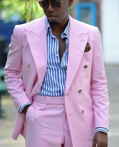 Nowa Moda Double Breasted Pink Groom Tuxedos Peak Lapel Mężczyźni Garnitury Ślub / Prom / Kolacja Best Man Blazer (Kurtka + Spodnie + Krawat) W351