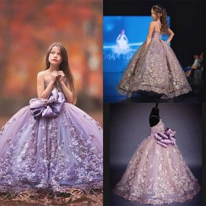 Luxury Flower Girls Dresses With 3D Floral Applique Spaghetti Strap Fashion Fluffy Avtagbar Bow Ball Gown För Födelsedag Bröllop