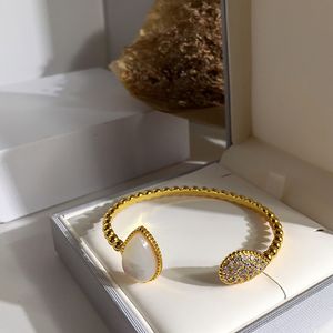 Atacado Moda de Nova Marca Titanium aço pulseira de ouro Gotas Ágata Abertura pulseira para mulheres de jóias charme