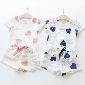 Partihandel 2st Set Casual Kids Clothing Baby Girls Cloths Songer Heart Printed Girl Tops Shirts Shorts Suits Barnkläder