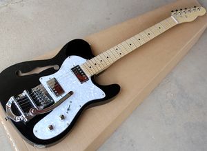 Atacado guitarra elétrica semi-oco preto com um furo f, sistema tremolo, maple fretboard, pode ser personalizado