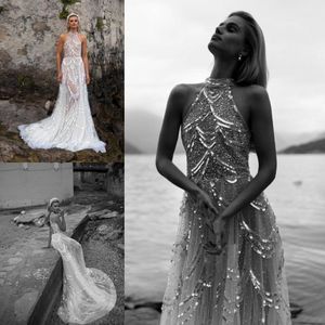 2020 Brilliant Wedding Dresses Halter Ärmlös Hollow Sequines Lace Mermaid Bröllopsklänningar Sweep Train Brudklänningar