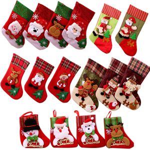 24 estilos Mini Natal que penduram meias Meias cervo bonito Noel doces do Natal Saco do presente do urso de Santa Árvore de Natal ornamento de suspensão Decors