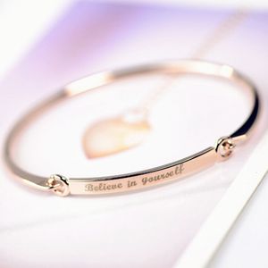 Großhandels-Gravur „Believe In Yourself“-Buchstaben-Armband, Gravur-Schmuck, personalisierte Initialen-Armbänder, Strass-Armreifen für Frauen