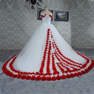 Wunderschöne weiße und rote handgefertigte Blumen Brautkleider Ballkleider 2020 kalte Schulter Korsett Rücken afrikanische Hochzeitskleid Plus Size Braut