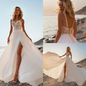 2019 Bohemian A Line Bröllopsklänningar Spaghetti Strap Lace Side Split Chiffon Backless Bridal Gowns Plus Size Beach Boho Vestido de Novia