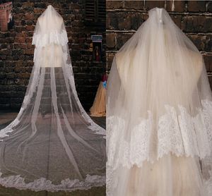 2020 Stokta İki Katmanlar Dantel Gelin Veils Voiles De Mariage Tarak Beyaz Iovry Modern Düğün Peçe Aksesuarları