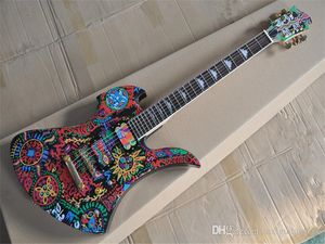 Nuovo arrivo! Chitarra elettrica di forma insolita con motivo dipinto con hardware dorato, tastiera in palissandro, offerta personalizzata