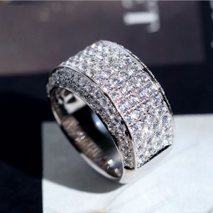 Funkelnder Luxusschmuck Unendlicher Edelstein 925 Sterling Silber Pave White Topas CZ Diamant 18K Weißgold plattiert Ehering Ring für Männer Geschenk