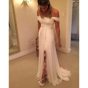 Setwell Summer Strapless Sheath Beach Wedding Dress Off the Shoulder Pleated Floor Length Chiffon Lace Bridal Gown With Split
