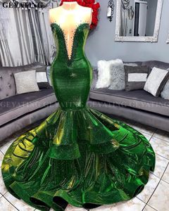 Sparkly Green Sequins Mermaid African Prom Klänningar 2020 Elegant Illusion V-Neck Ruffled Train Plus Size Evening Party Gowns