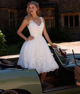 Vintage Design Tea Length Short Wedding Dresses V-Neck Straps Beaded White Lace A-Line Hot Sale Cheap Bridal Gowns Custom Made HY4039