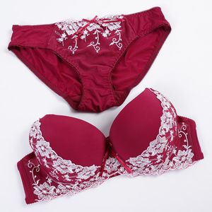 Grossist-underkläder set sexiga spets kopp cd bh set för kvinnor underwire nylon andningsbar bh set kvinnlig intimerar bras underkläder kostym