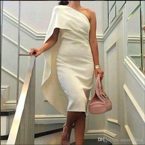 2020 Kısa Ucuz Kadınlar Gelinlik Pelerin Çay Boyu Ile Bir Omuz Kılıf Kokteyl Elbiseleri Parti Elbise Artı Boyutu Örgün Mezuniyet törenlerinde