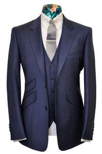 Yüksek Kalite İki Düğmeler Lacivert Düğün Damat Smokin Çentik Yaka Groomsmen Erkekler Örgün Balo Damat Suits (Ceket + Pantolon + Yelek + Kravat) W132