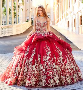 Luxury Quinceanera Dresses Spaghetti Straps Lace Appliques Pärlor Tjej Pagant Party Gowns Lace-up Back Ball Gown Sweet 16 Prom Dress