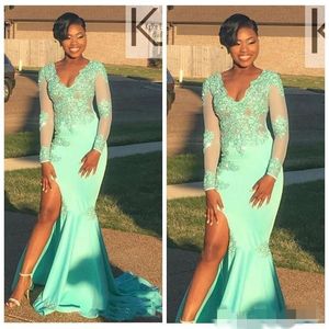 Mint Green Long Sleeves Evening Dresses Scalloped V Neck Side Slit Mermaid Lace Applique Beaded African Prom Gown Formal Occasion Wear