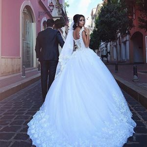 Stunning Saudi African White Wedding Dress 2022 Cap Sleeves V-neck Lace Hand Made Flowers Beaded Crystals Bohemian Wedding Dress Reception