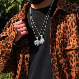 Iced Out Blue Earth Pendant Halsband för män Kvinnor Lyxig designer Mens Bling Diamond Globe Pendants Guld Silver Halsband Smycken Kärlek Present