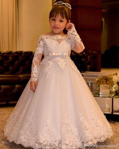 ombros elegantes Off Flor Meninas vestidos para festa de casamento com mangas compridas Princesa Lace Applique Designer Primeira Comunhão Vestido
