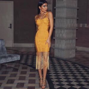 Suknia wieczorowa Yousef Aljasmi Bodycon Sukienki Sheath Długość Kolana Spaghetti Pasek Tassel Bandaż Dress Bez Rękawów Fringe Club Midi Party Dress