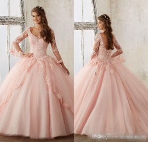 Vestidos de quinceañera rosa bebé 2019 de encaje de manga larga con cuello en V vestidos de baile de máscaras dulce 16 vestido de desfile de princesa para niñas barato