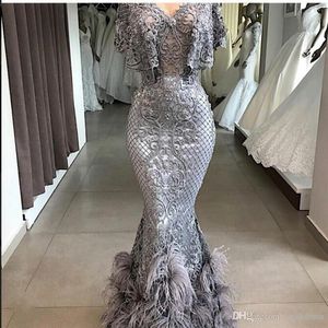 2019 Ny Silver Feather Beaded Mermaid Evening Gowns V Neck Full Lace Appliqued Prom Klänningar Yousef Aljasmi Kort ärm Formell klänning