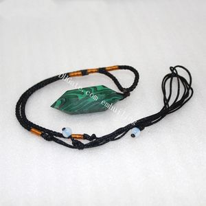 10 sztuk Vintage Handcrafted Faceted Podwójny Point Point Syntetyczny Kryształ Malachite Wand Wisiorek Na Regulowany Naszyjnik Lina Dla Mężczyzn Kobiety