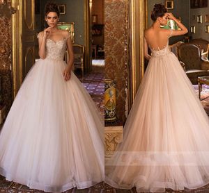2020 Prenses İmparatorluğu Bel Modest Gelinlik Nakış Boncuklu Tekne Boyun çizgisi Backless Kısa Kollu vestidos de Novia elbiseler de mariée