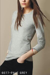 뜨거운 판매 여자 럭셔리 디자이너 의류 퓨어 컬러 커프 격자 무늬 테두리 디자인 브랜드 디자이너 T 셔츠 긴팔 스쿠프 넥 티셔츠 S-XXL 꼭대기에 오른다