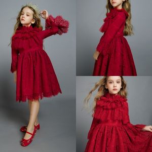 빈티지 공주 꽃 소녀 드레스 2020 다크 레드 높은 칼라 레이스 긴팔 티셔츠 예쁜 아이 정장 착용 최초의 성찬식 가운