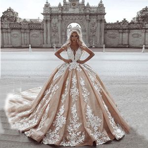 Seductive Deep-V-Neck Ball Gown Wedding Dress Appliques Lace Beaded Crystal vestido de noiva Sleeveless Lace-up Back Wedding Gowns