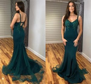 Charmig Hunter Green Plus Size Mermaid Evening Dresses Backless Spaghetti Straps Lace Applique Floor Length Formell Dress Party Gowns