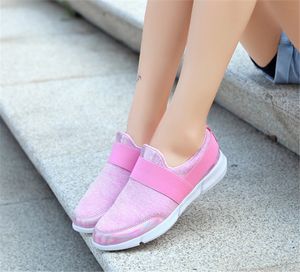 2019 رخيصة البرية شبكة الأزياء مصمم الأحذية الثلاثي s حذاء اللباس خفيفة الوزن أحذية رياضية الوردي الأزرق الأسود الفضة السيدات الاحذية