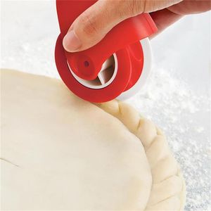 Hamur Kesme Aletleri Pasta Tekerlek Pişirme Haddeleme Kesici DIY Pizza Kafes Elmalı Pasta Dekor Bisküvi Şehriye Makinesi Mutfak Yardımcısı